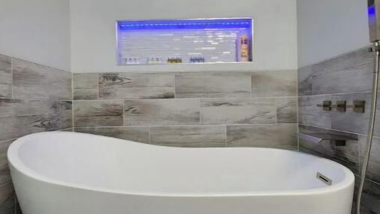 Photo of Bathroom in Des Plaines