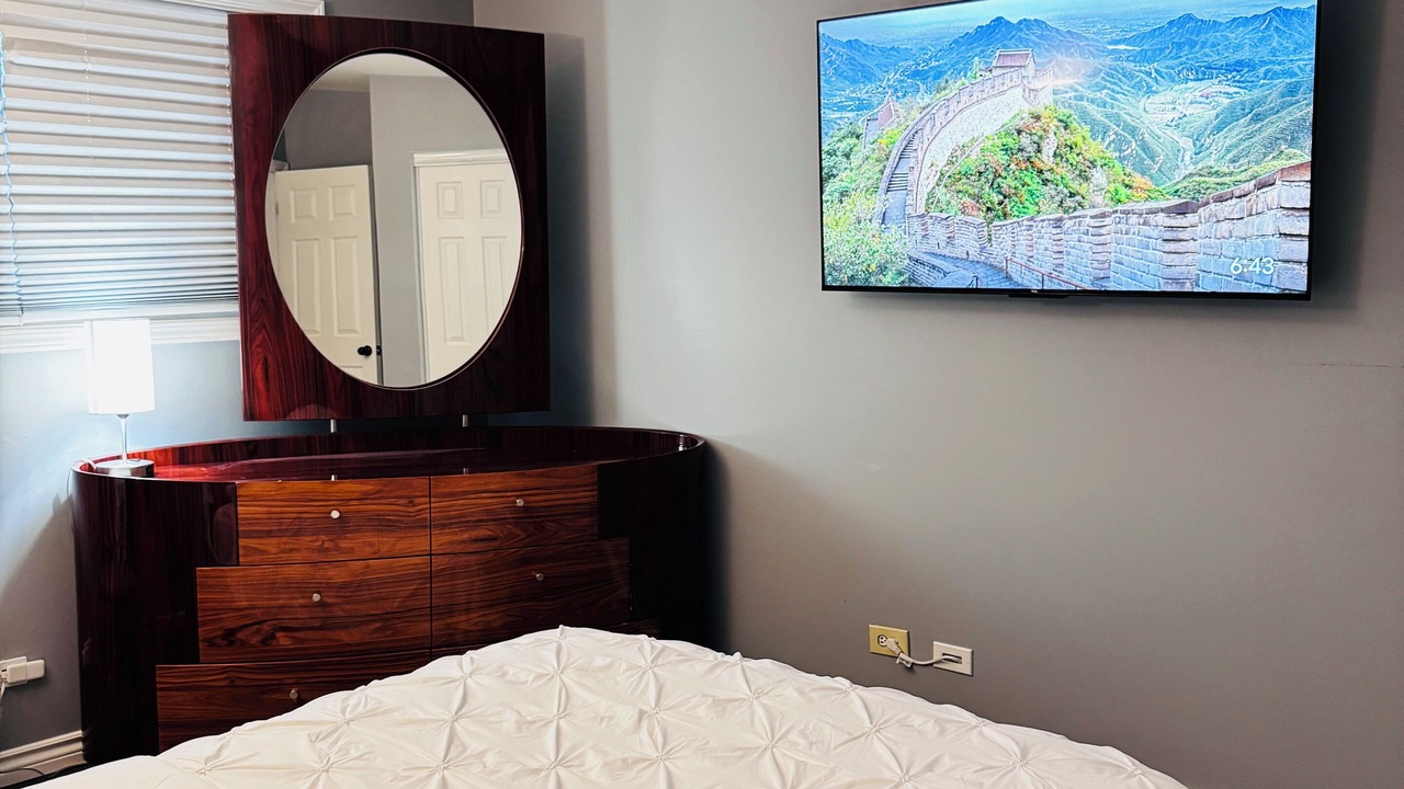 Photo of Bedroom in Des Plaines
