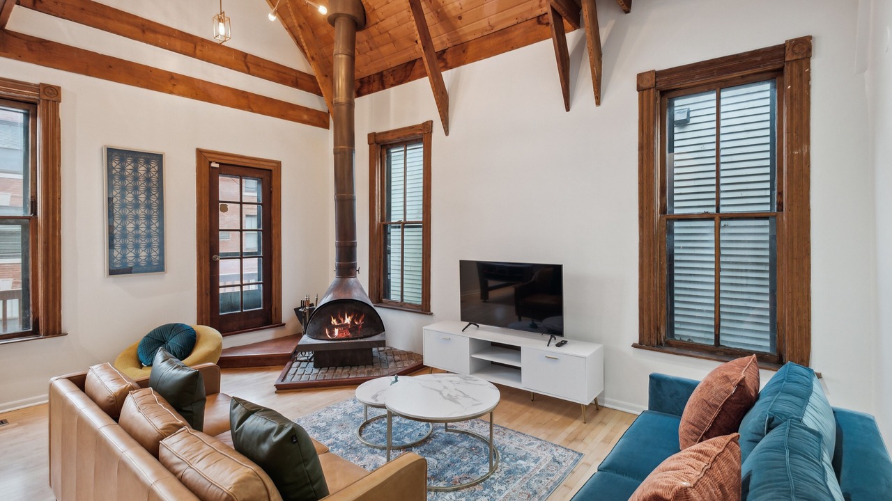 Photo of Livingroom in Lake View East