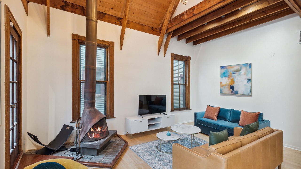 Photo of Livingroom in Lake View East