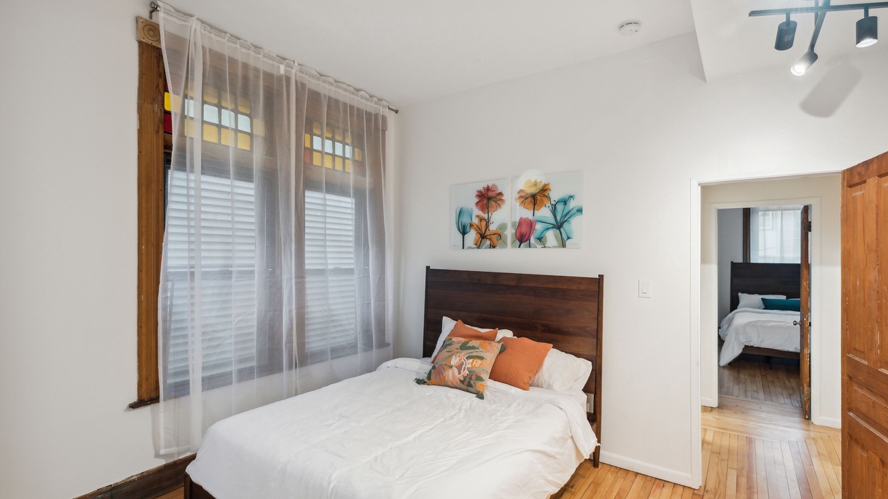 Photo of Bedroom in Lake View East