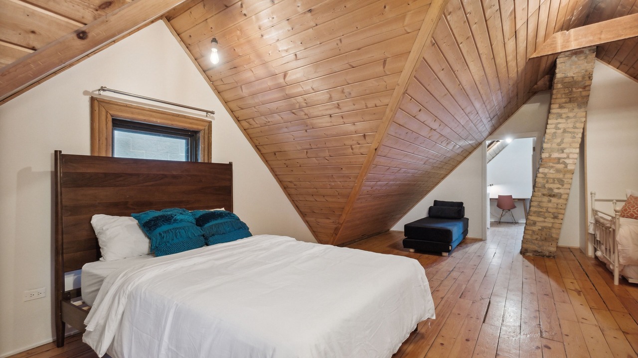 Photo of Bedroom in Lake View East