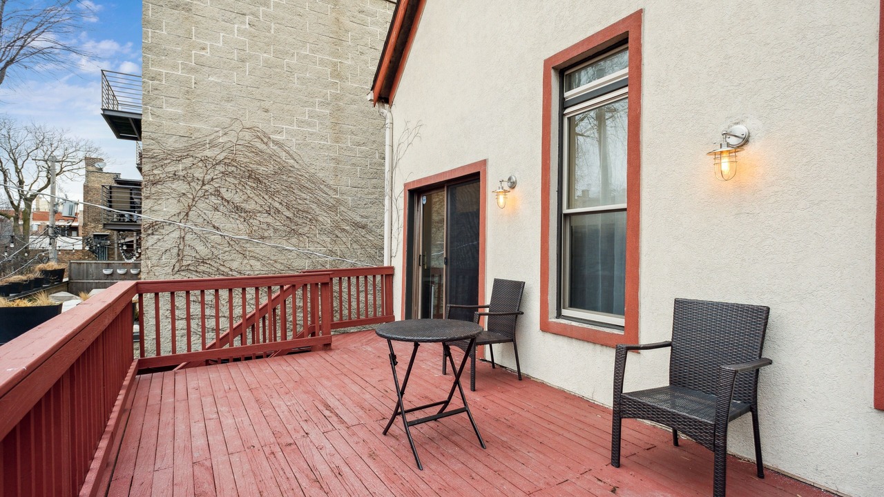 Photo of Patio Balcony in Lake View East