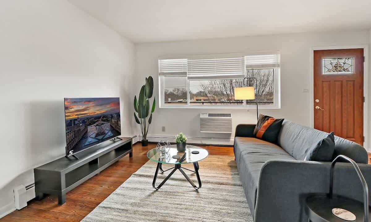 Photo of Livingroom in Arlington Heights