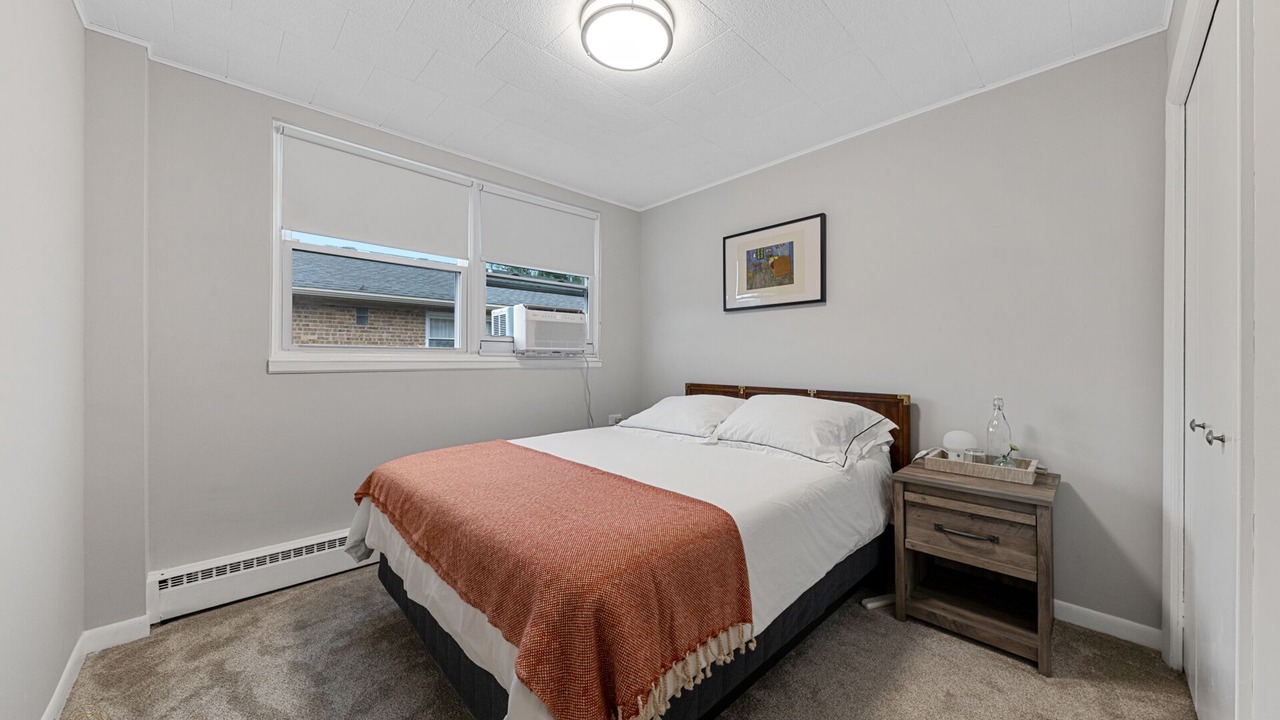 Photo of Bedroom in Budlong Woods
