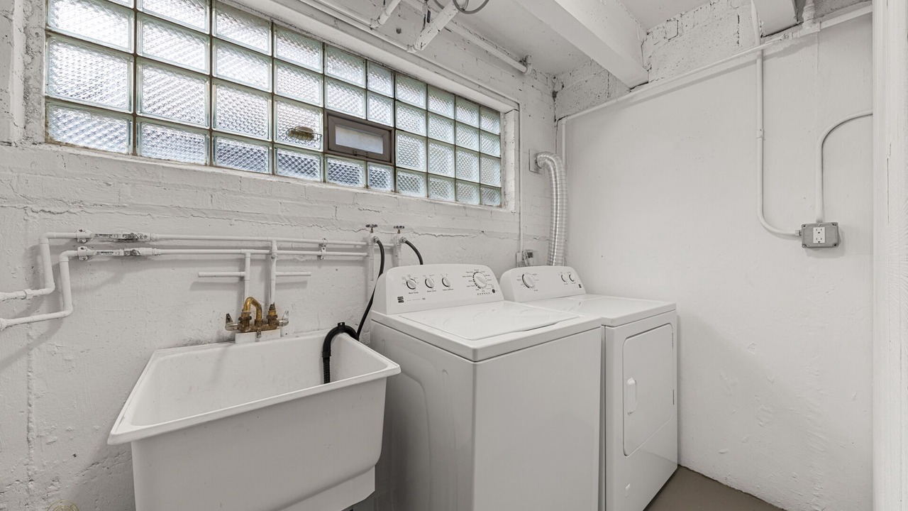 Photo of Bathroom in Budlong Woods