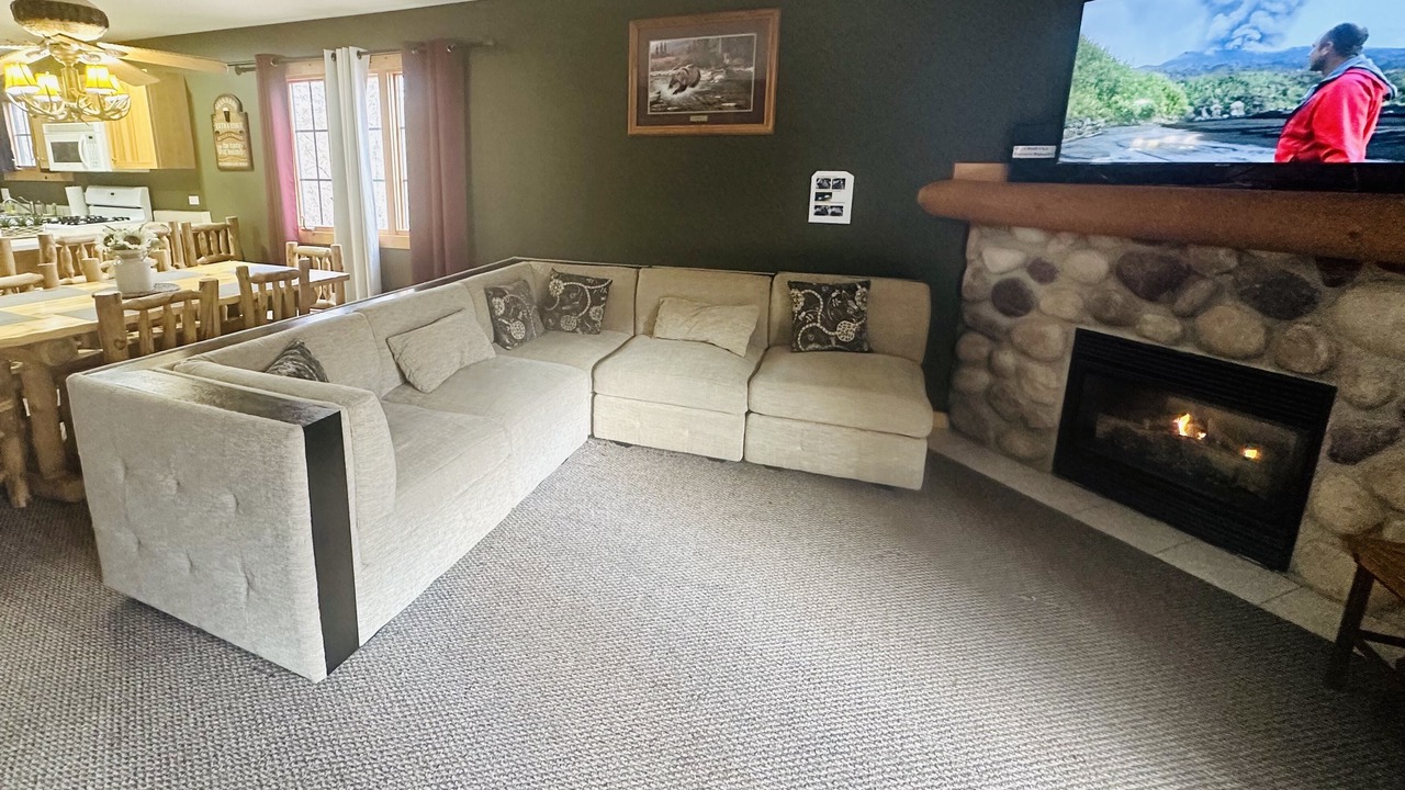 Photo of Livingroom in Utica