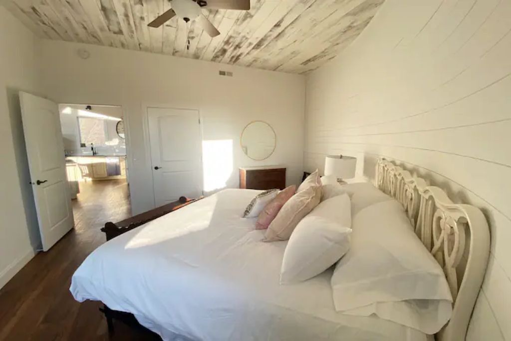 Photo of Bedroom in Lewistown