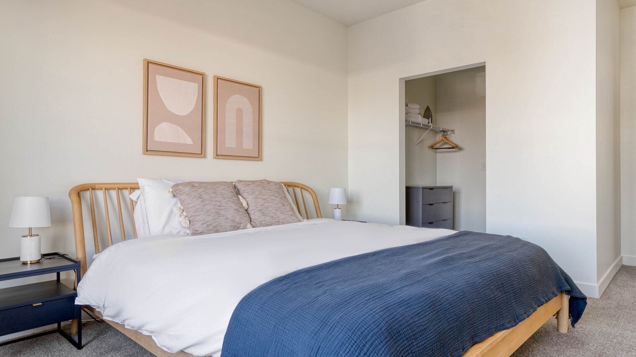 Photo of Bedroom in Elmhurst