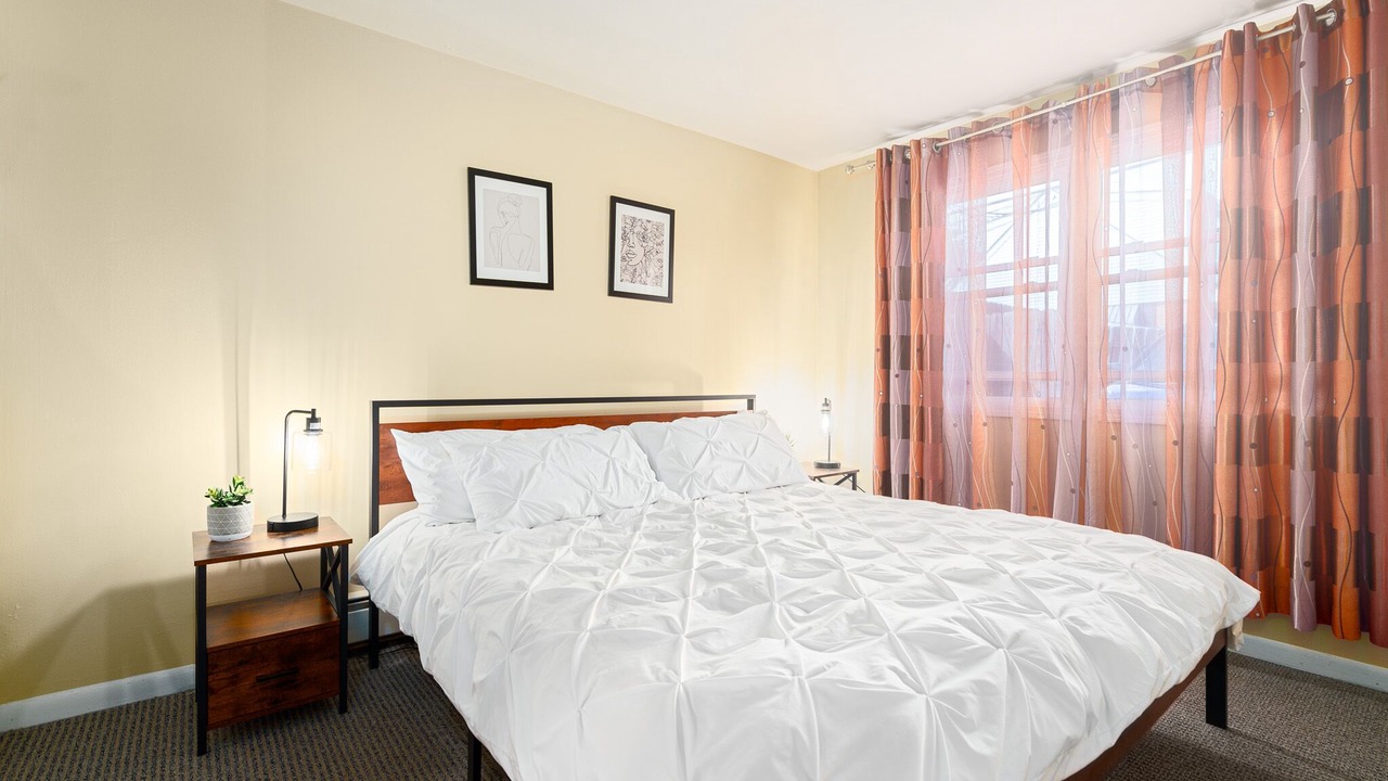 Photo of Bedroom in Hickory Hills