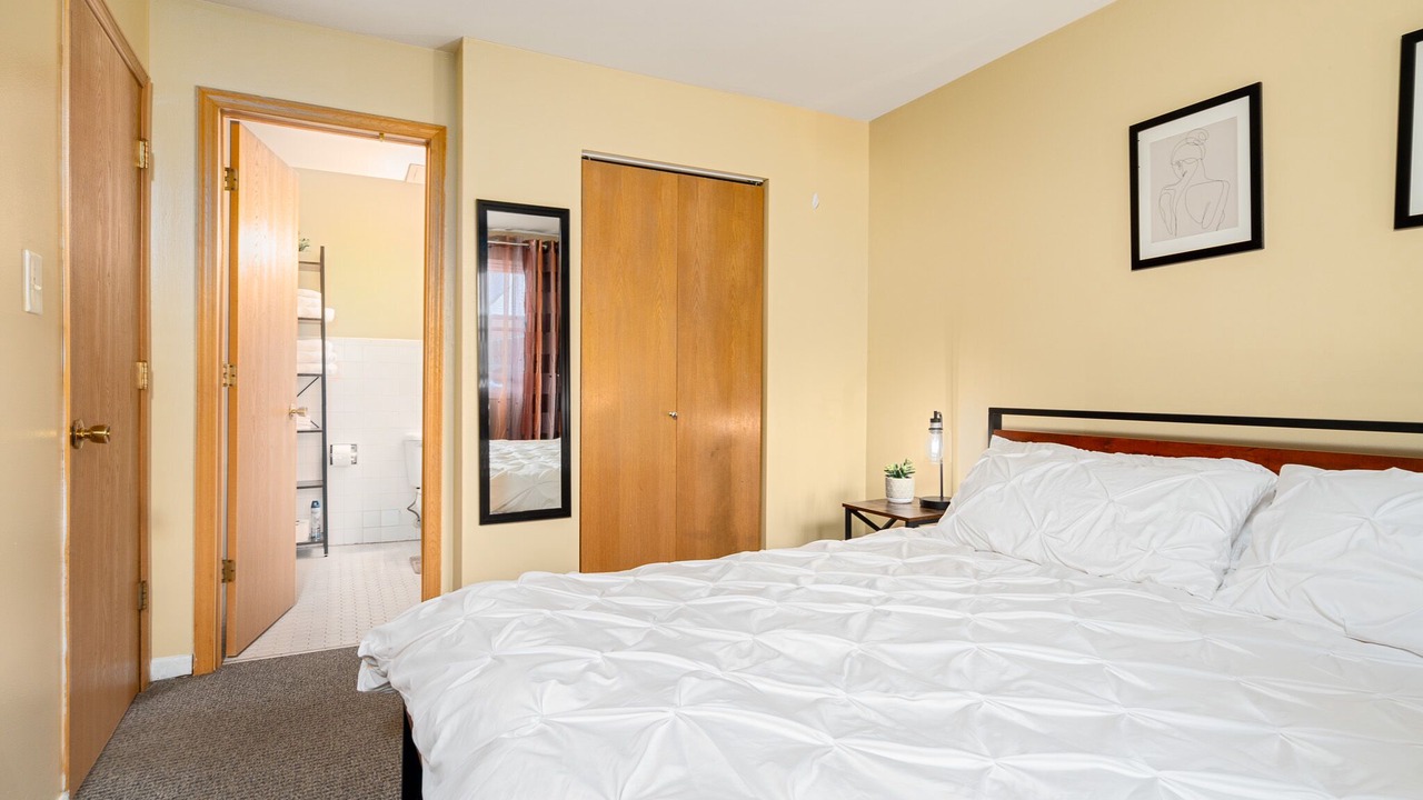 Photo of Bedroom in Hickory Hills