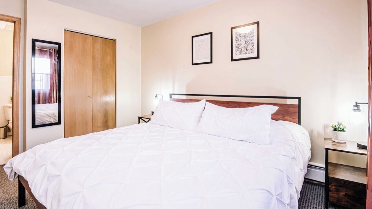 Photo of Bedroom in Hickory Hills