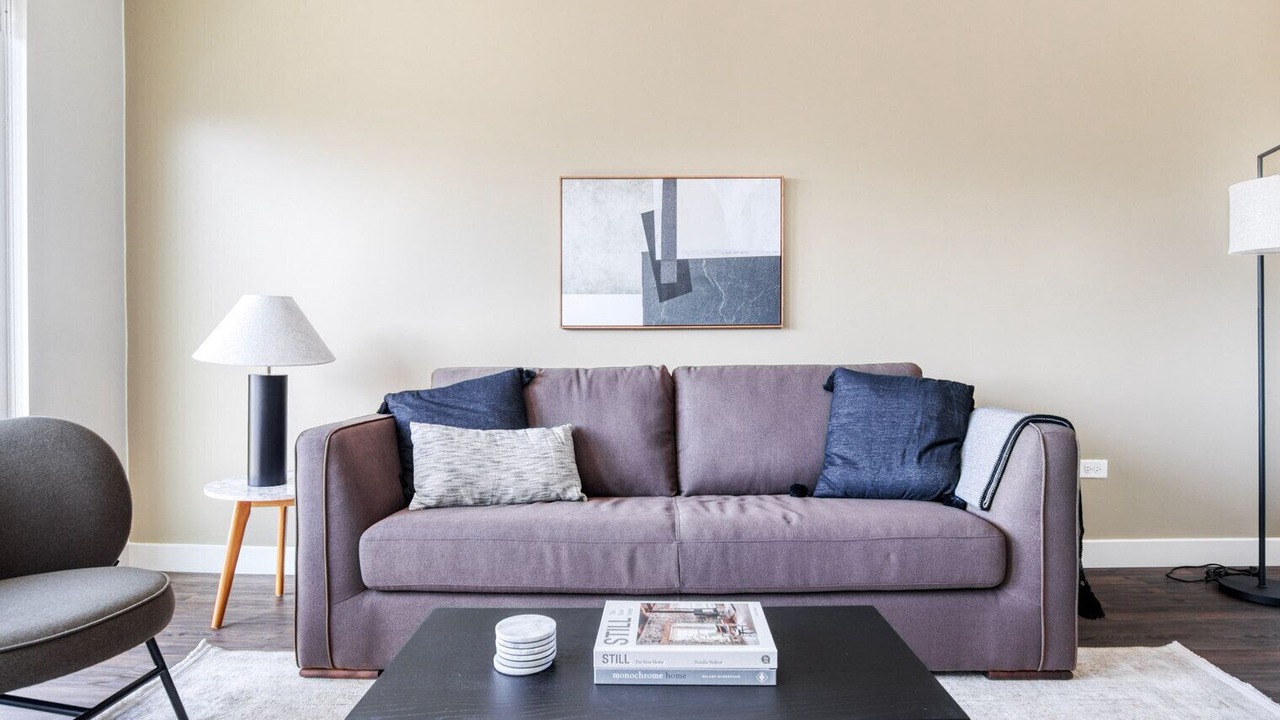 Photo of Livingroom in Elmhurst