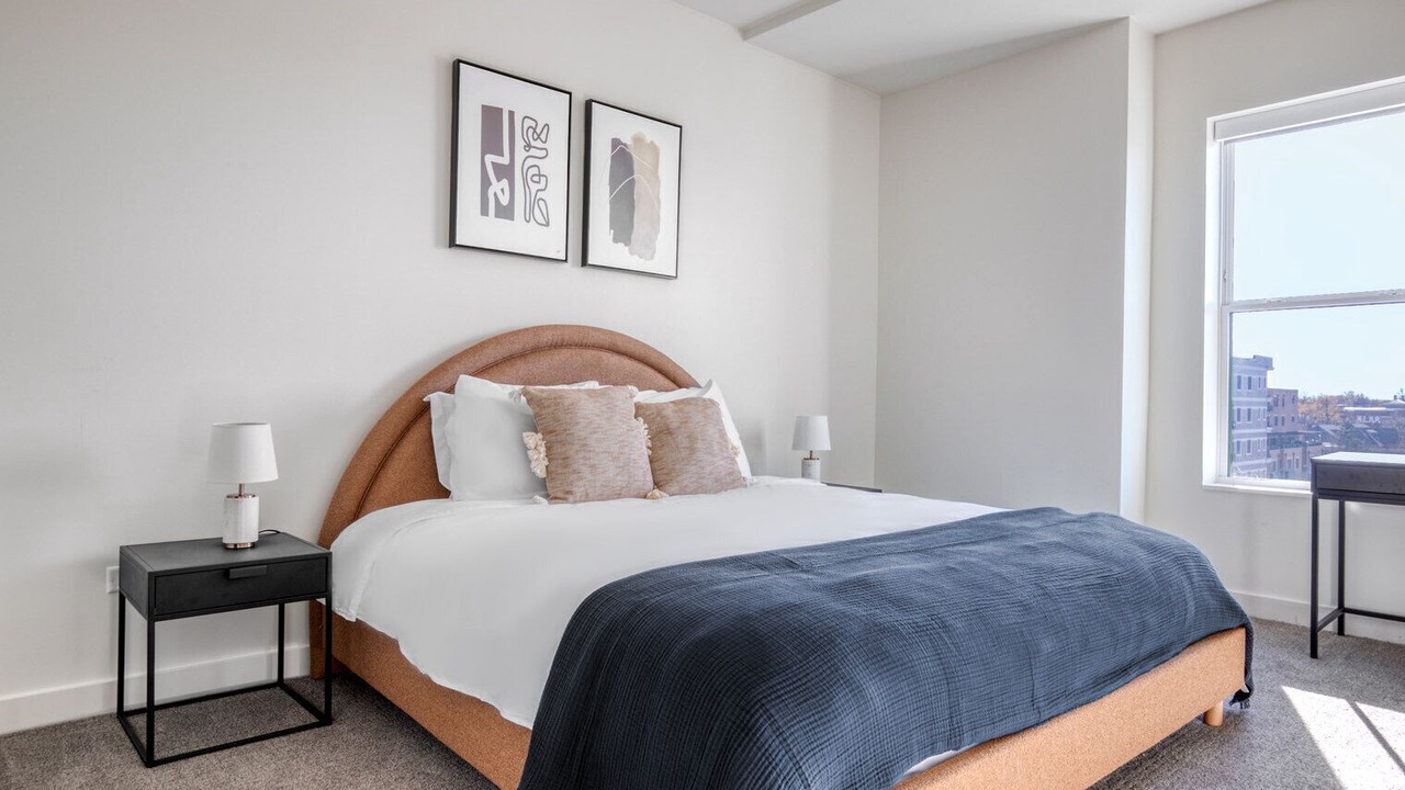 Photo of Bedroom in Elmhurst