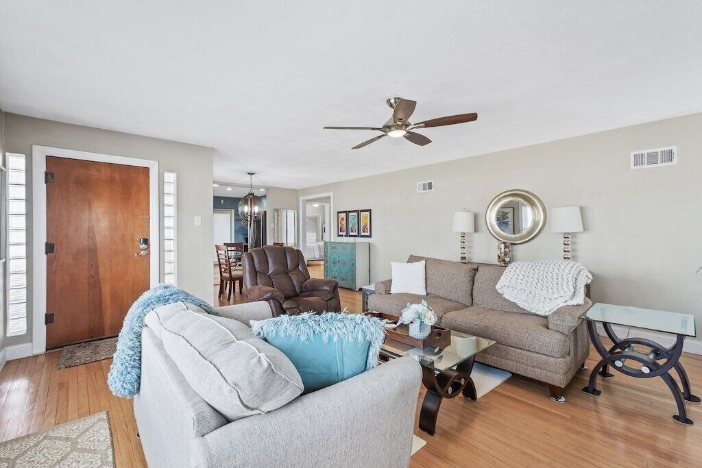 Photo of Livingroom in Belleville