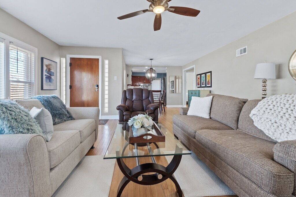 Photo of Livingroom in Belleville