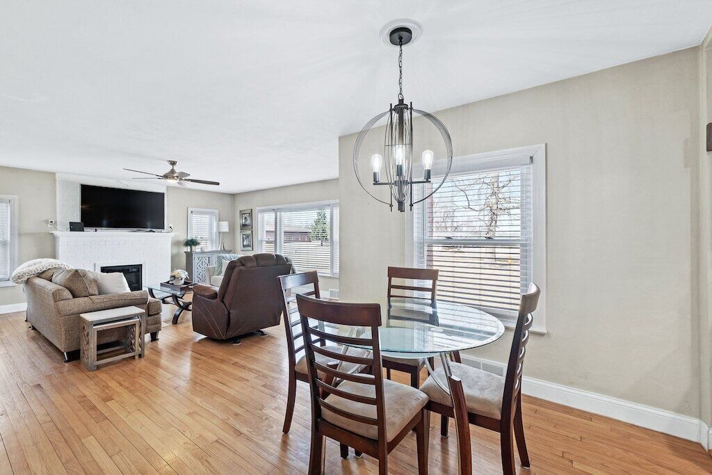 Photo of Livingroom in Belleville
