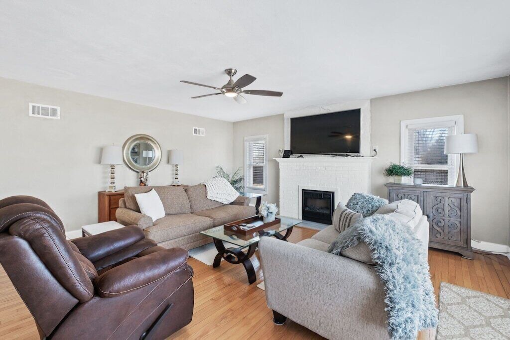 Photo of Livingroom in Belleville