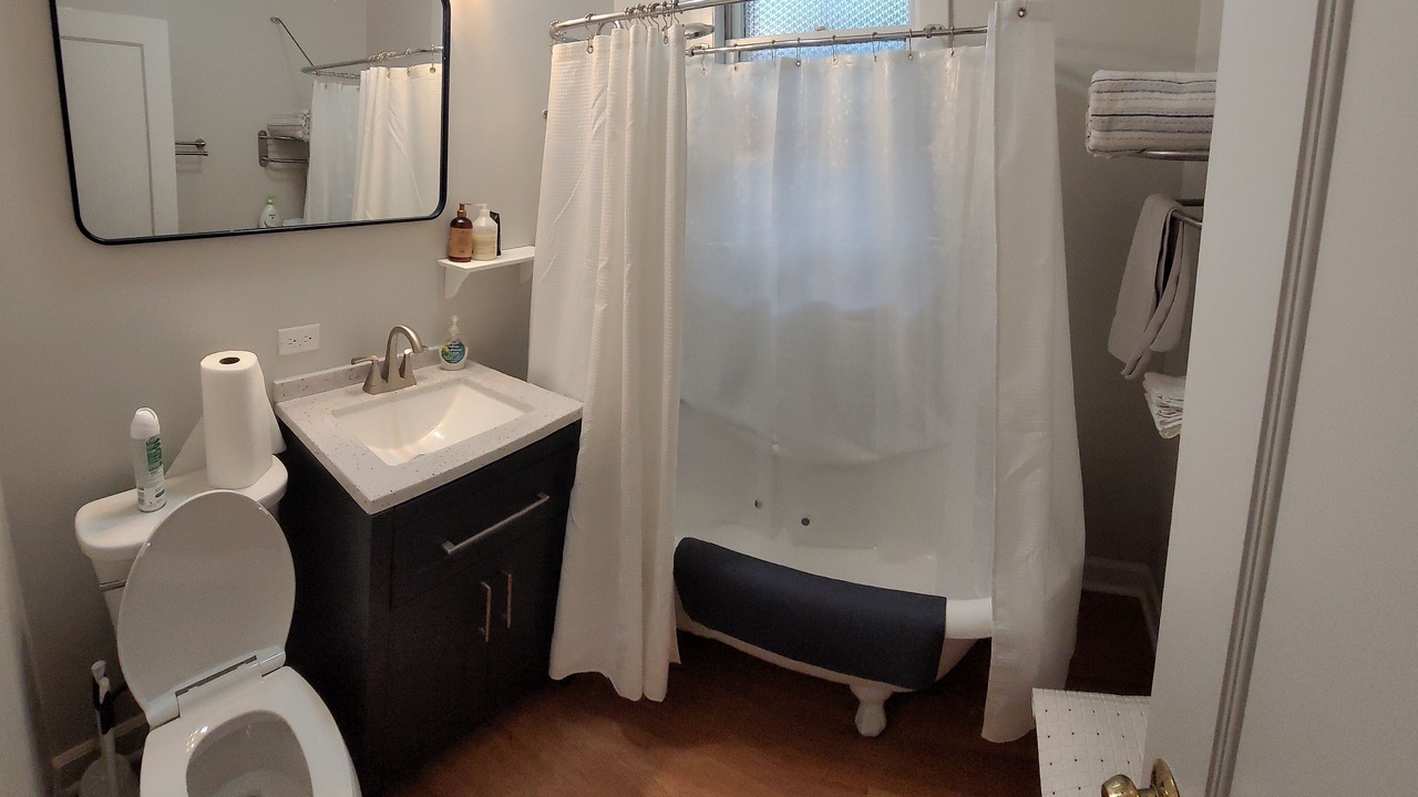 Photo of Bathroom in Oak Park