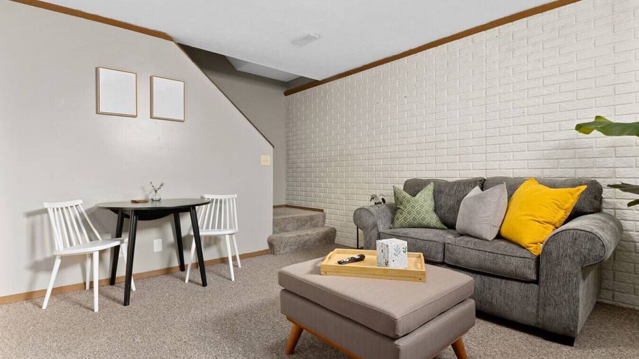 Photo of Livingroom in Bloomington