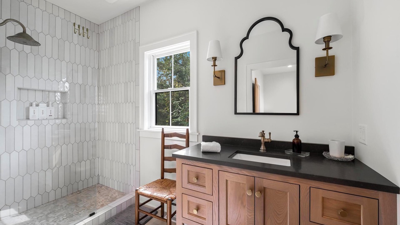 Photo of Bathroom in Elizabeth