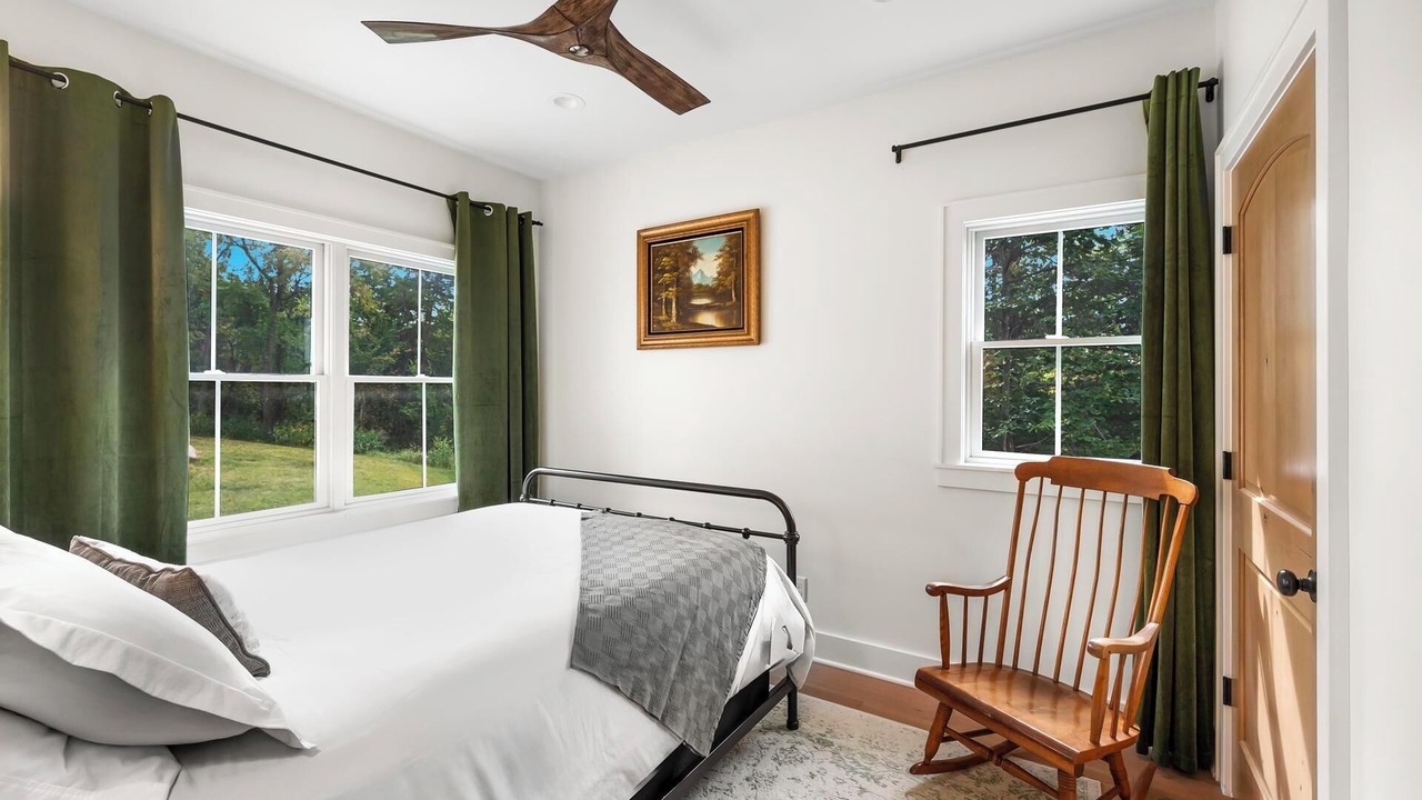 Photo of Bedroom in Elizabeth