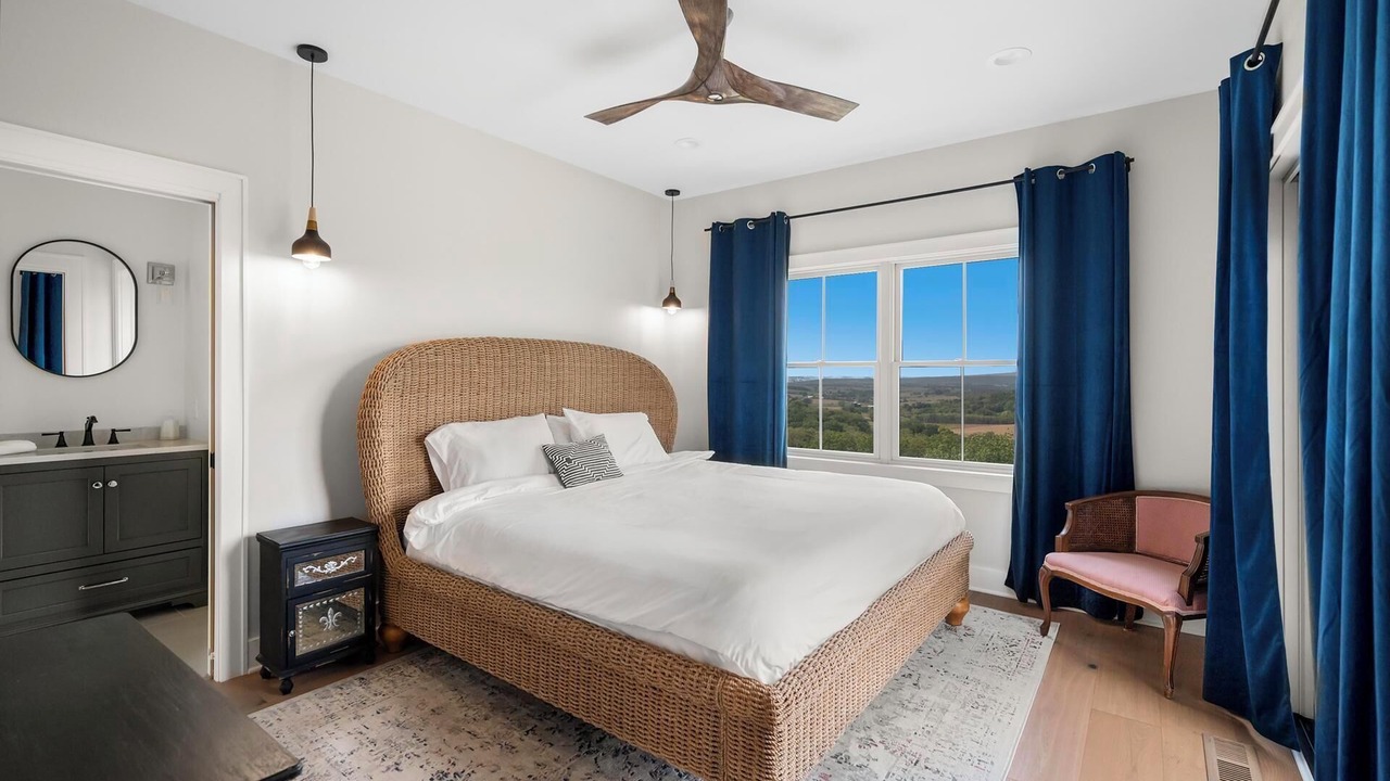 Photo of Bedroom in Elizabeth
