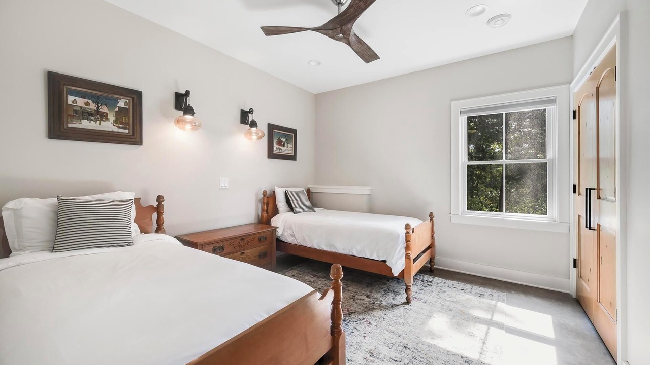 Photo of Bedroom in Elizabeth