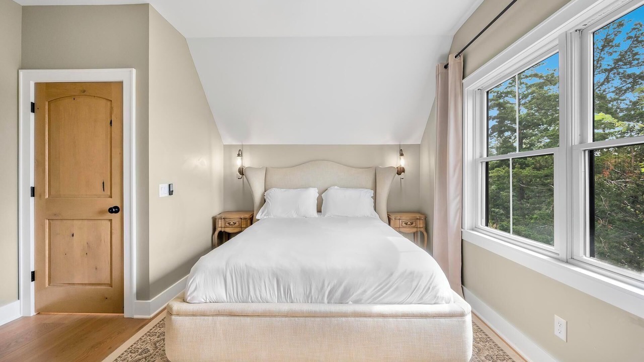 Photo of Bedroom in Elizabeth