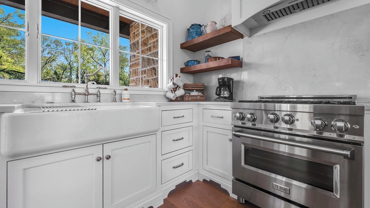 Photo of Kitchen in Elizabeth