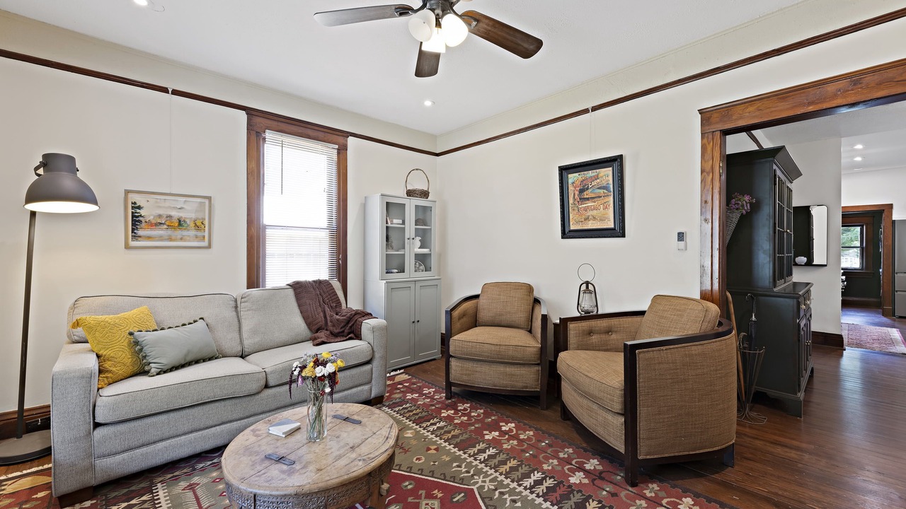 Photo of Livingroom in Russell