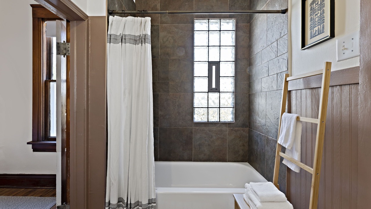 Photo of Bathroom in Russell