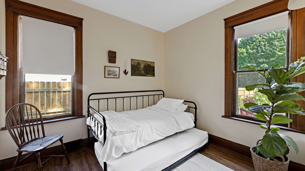 Photo of Bedroom in Russell