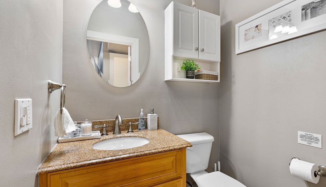 Photo of Bathroom in East Garfield Park