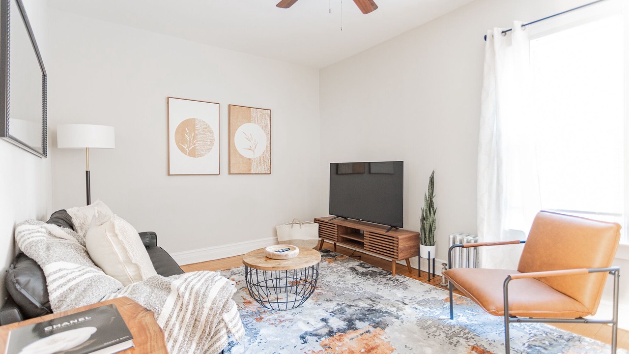Photo of Livingroom in Rogers Park