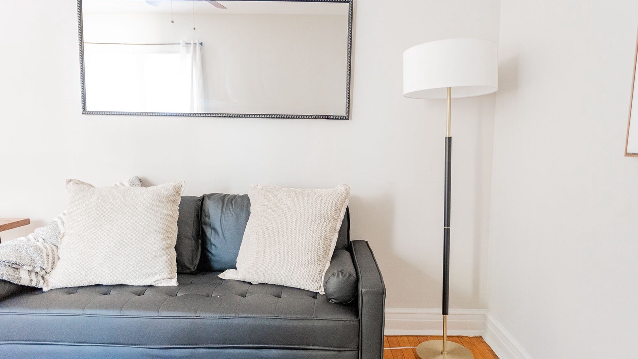 Photo of Livingroom in Rogers Park
