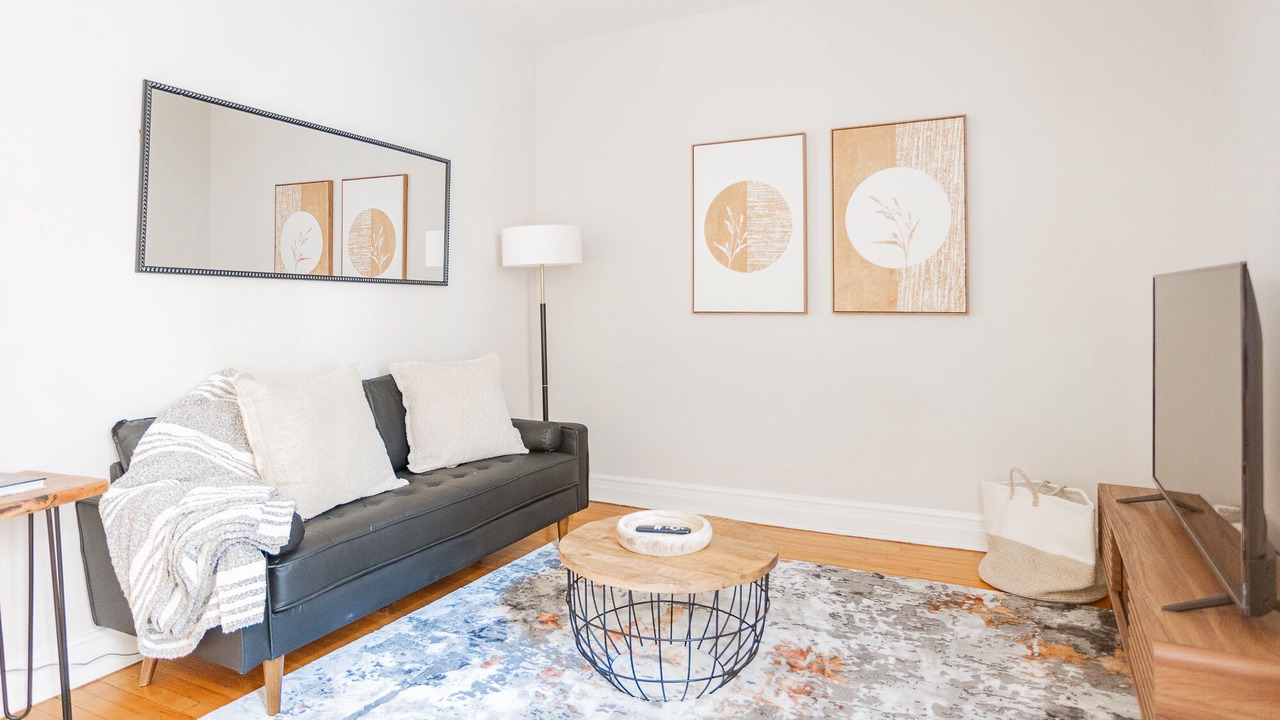 Photo of Livingroom in Rogers Park