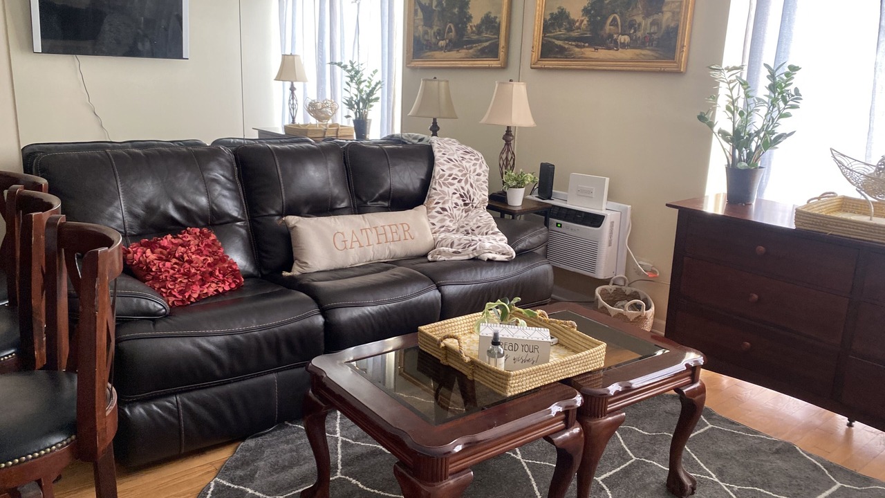 Photo of Livingroom in Rosemont