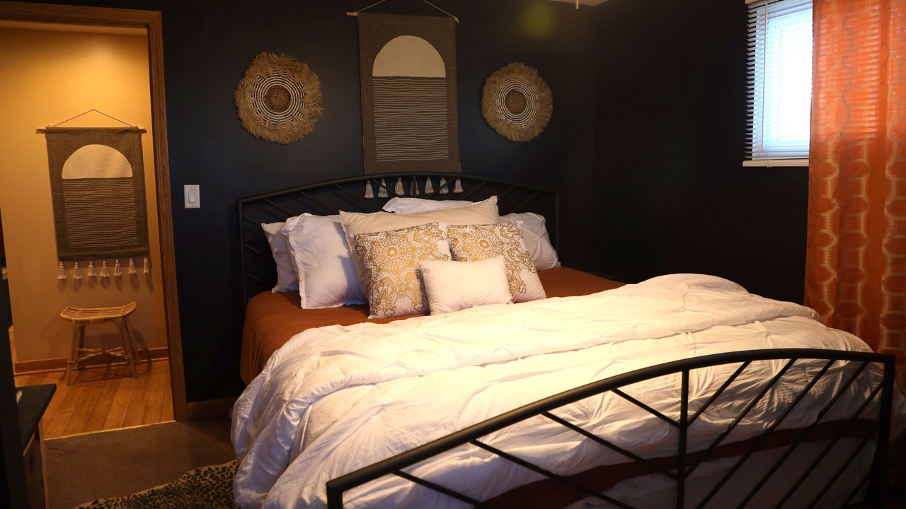 Photo of Bedroom in Waukegan