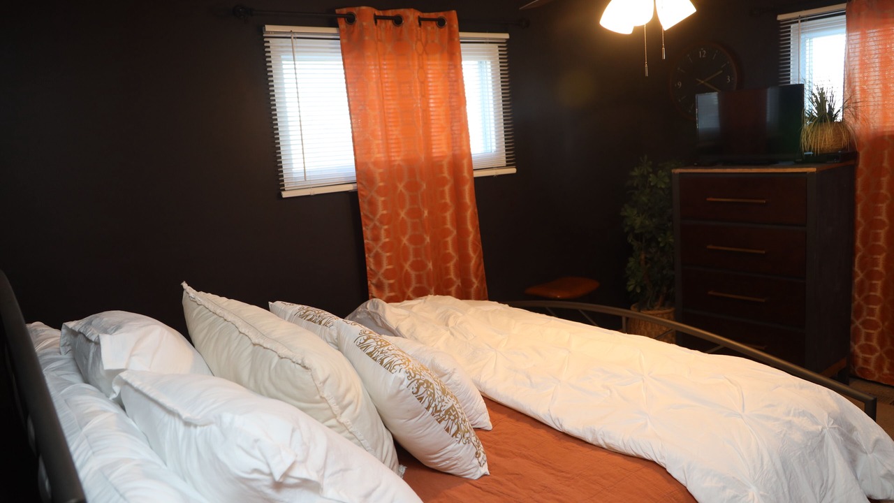 Photo of Bedroom in Waukegan