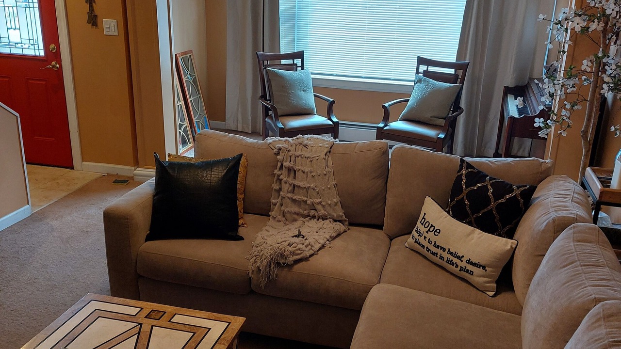 Photo of Livingroom in Waukegan