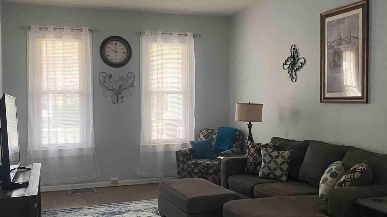 Photo of Livingroom in Alton