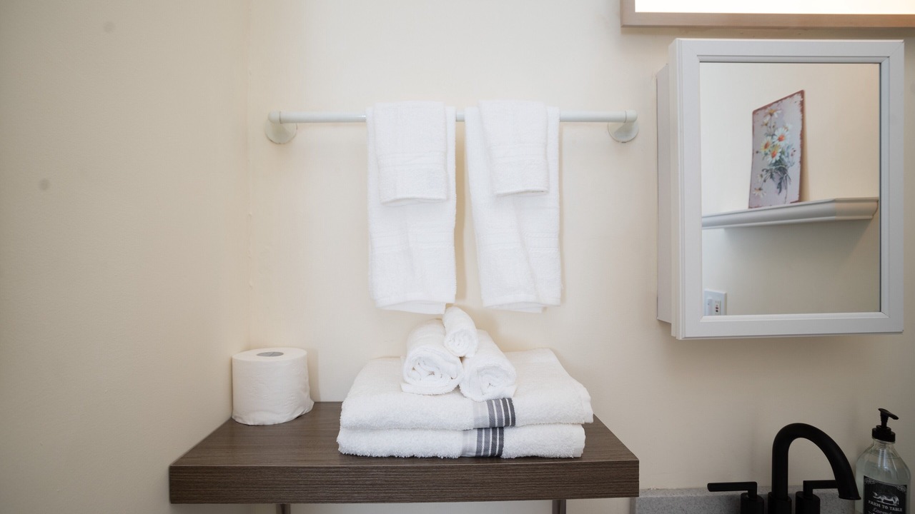 Photo of Bathroom in Lakeview