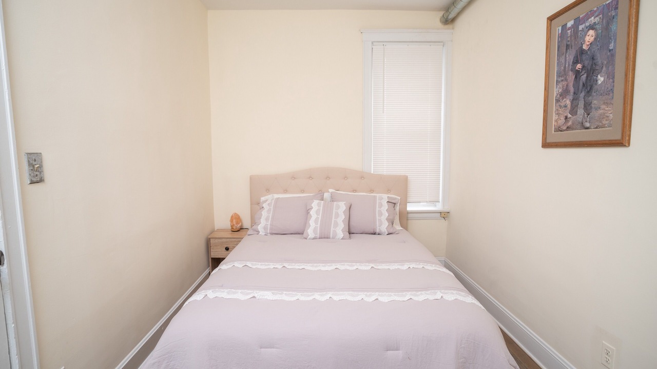 Photo of Bedroom in Lakeview