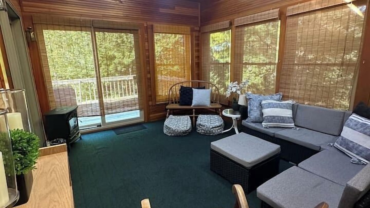 Photo of Livingroom in Apple River