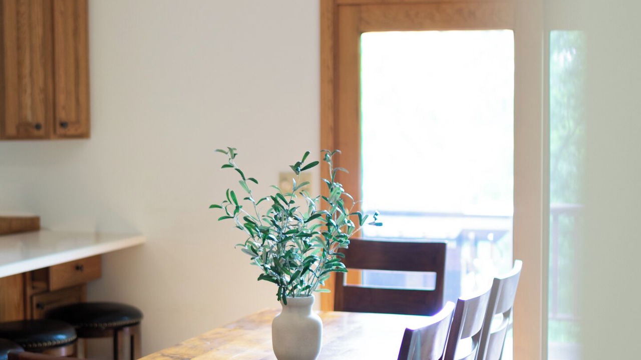 Photo of Livingroom in The Galena Territory