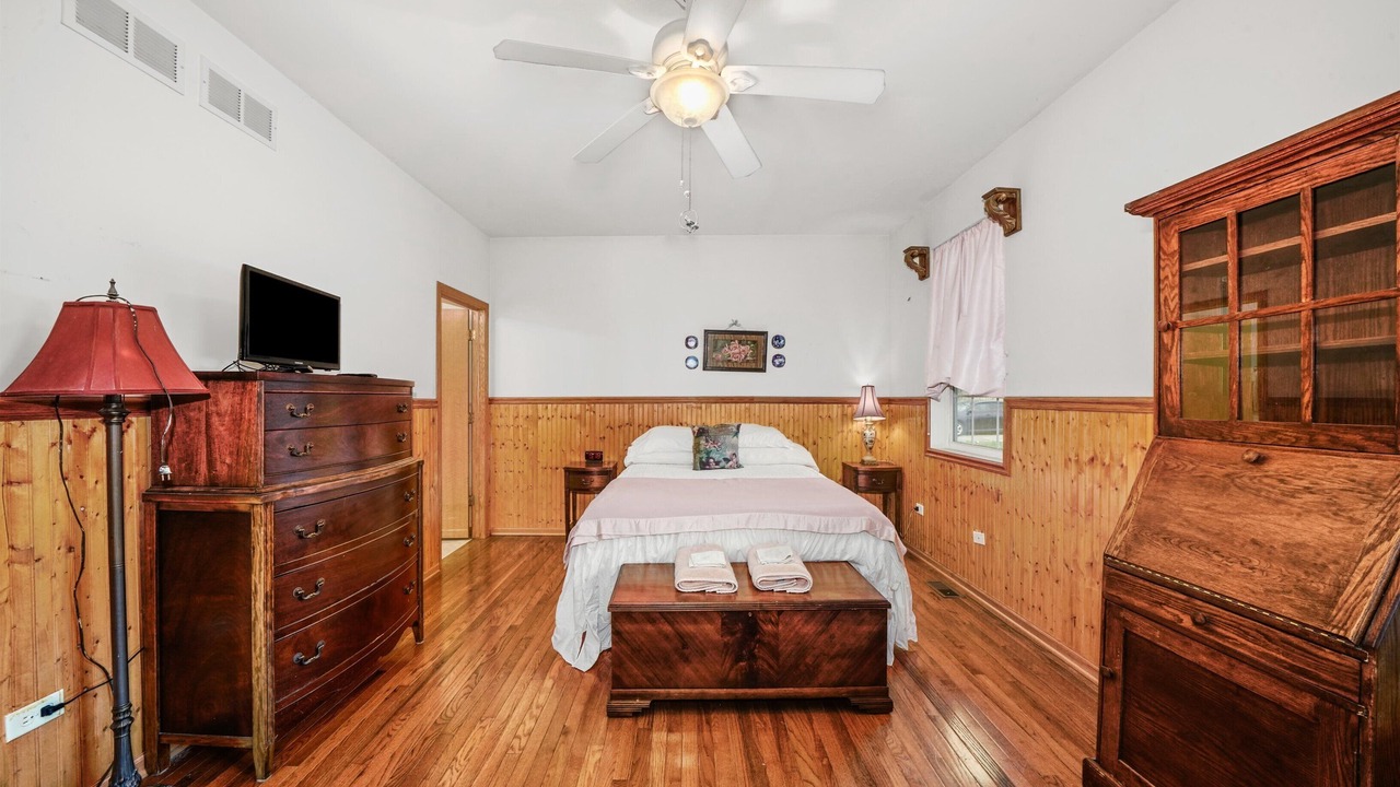 Photo of Bedroom in Waukegan