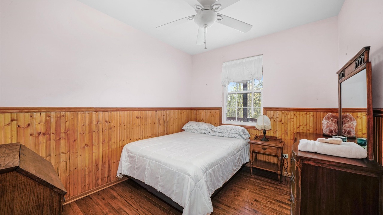 Photo of Bedroom in Waukegan