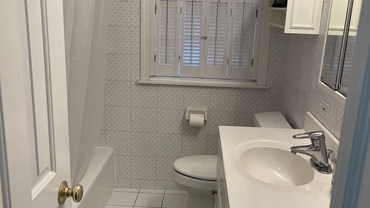 Photo of Bathroom in Lake Forest