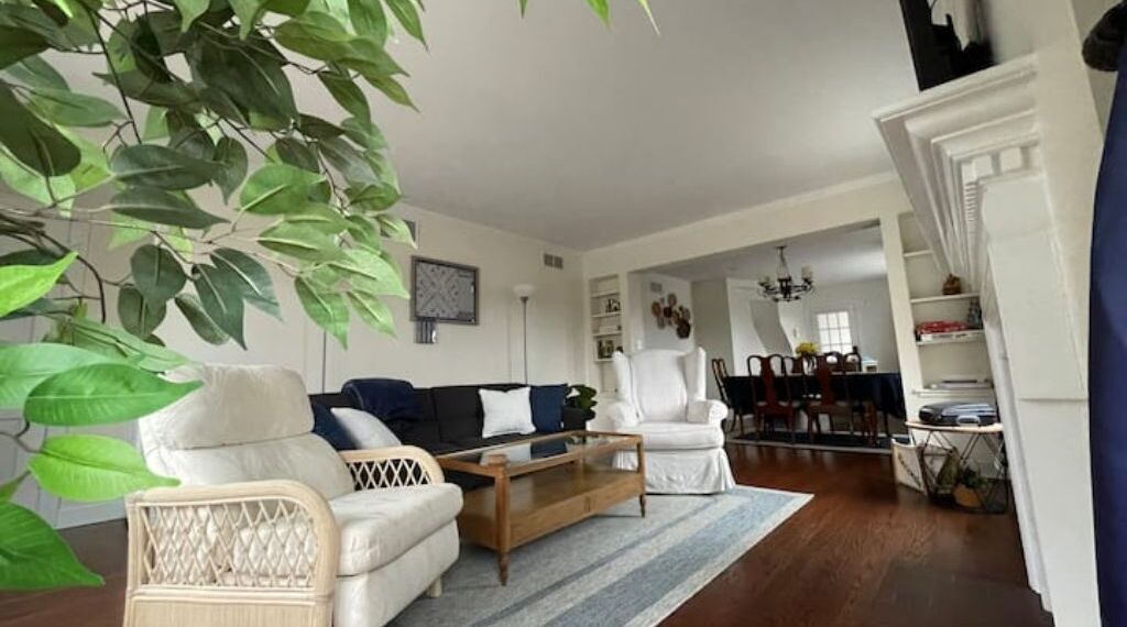 Photo of Livingroom in Evanston